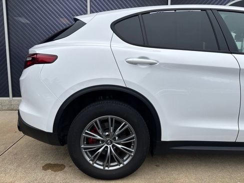 Used 2023 Alfa Romeo Stelvio Sprint AWD/4WD image 5
