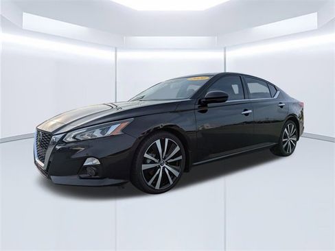 Used 2020 Nissan Altima 2.0 Platinum image 9