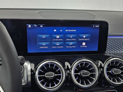 New 2026 Mercedes-Benz GLB 250 4MATIC image 46