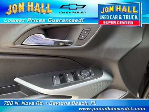 Used 2026 Chevrolet Trax RS FWD image 24
