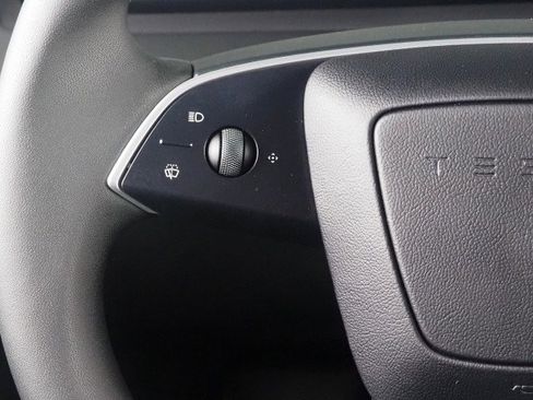 Used 2026 Tesla Model Y 2WD image 21