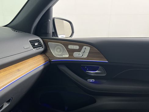 Certified 2025 Mercedes-Benz GLS 450 4MATIC image 12