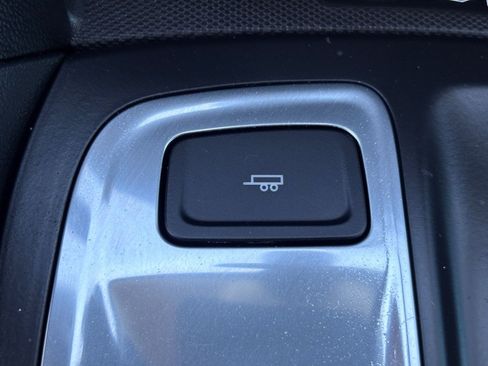 Used 2020 Chevrolet Equinox Premier FWD image 32