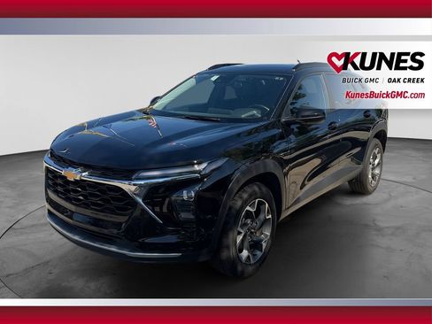 Used 2025 Chevrolet Trax LT w/ LT Convenience Package FWD image 5