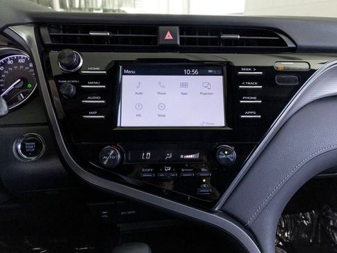 Used 2019 Toyota Camry SE w/ Convenience Package FWD image 16