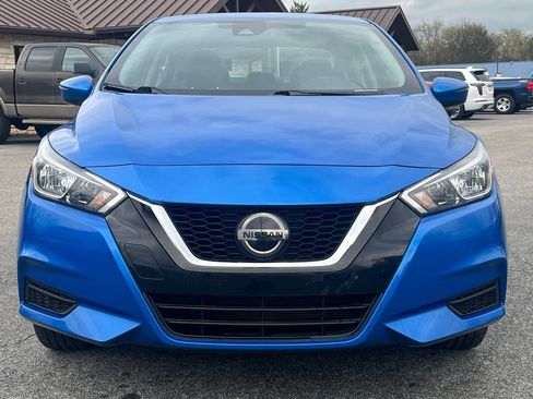 Used 2021 Nissan Versa SV image 3
