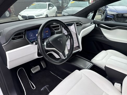 Used 2016 Tesla Model X 60D image 26