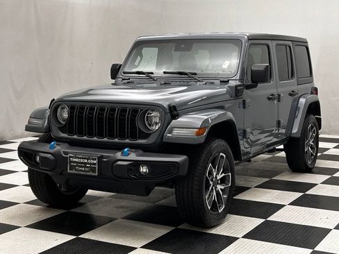 Certified 2024 Jeep Wrangler Unlimited AWD/4WD image 4