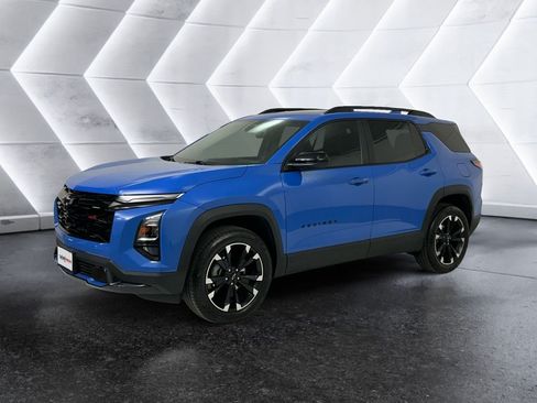 Used 2025 Chevrolet Equinox RS w/ Convenience Package III FWD image 3