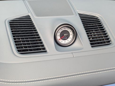 Certified 2023 Porsche Cayenne Turbo AWD/4WD image 22