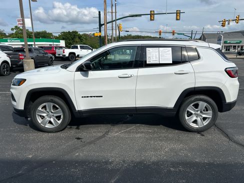 Used 2022 Jeep Compass Latitude w/ Convenience Group AWD/4WD image 8