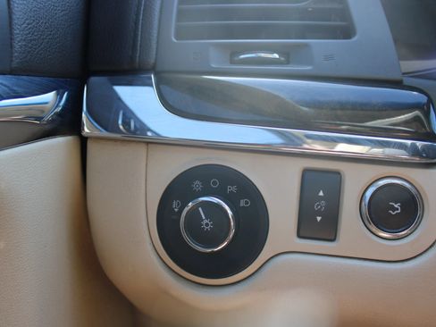 Used 2014 Lincoln MKS w/ Equipment Group 101A FWD image 19