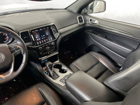 Used 2022 Jeep Grand Cherokee Limited image 24