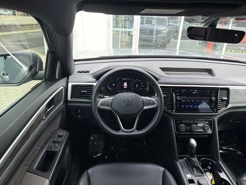 Certified 2022 Volkswagen Atlas Cross Sport SE AWD/4WD image 16