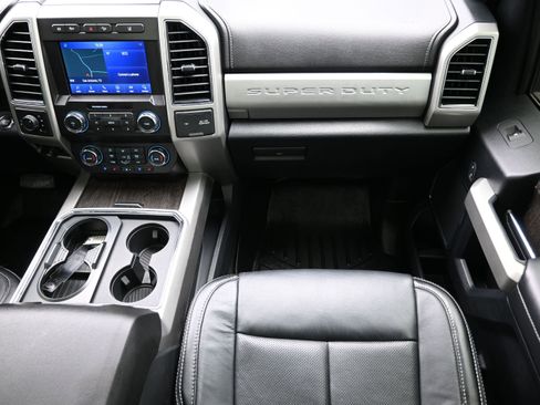 Used 2020 Ford F250 Lariat w/ Lariat Ultimate Package AWD/4WD image 39