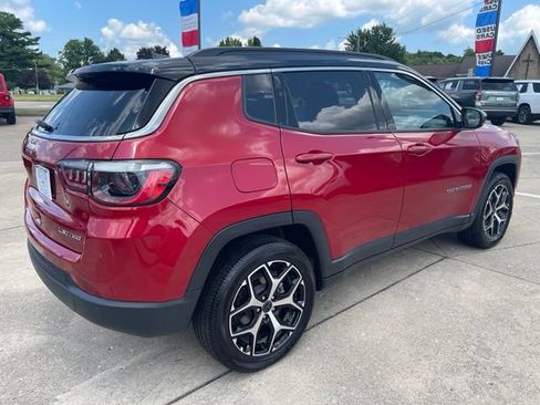 Used 2025 Jeep Compass Limited AWD/4WD image 3