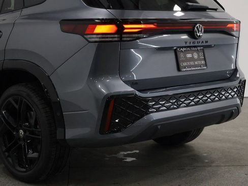 New 2026 Volkswagen Tiguan SE R-Line image 10