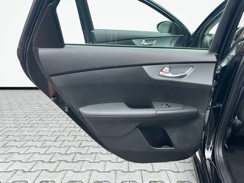 Certified 2023 Kia Forte LXS w/ LXS Technology Package FWD image 15