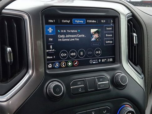 Used 2022 Chevrolet Silverado 2500 LT w/ Convenience Package image 16