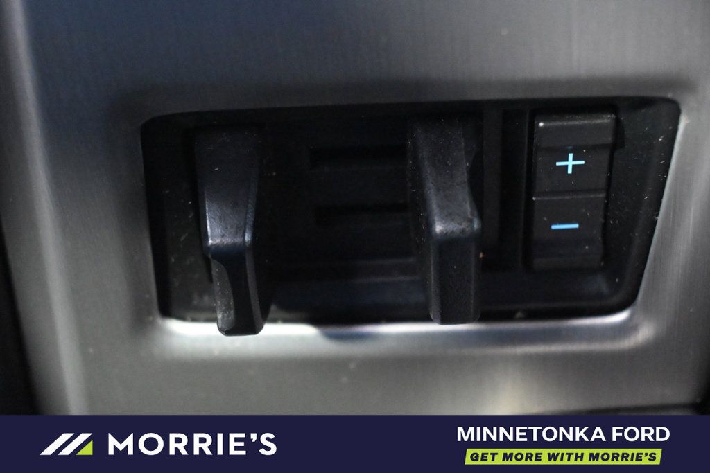 Used 2015 Ford F150 Platinum w/ Equipment Group 701A Luxury AWD/4WD image 33