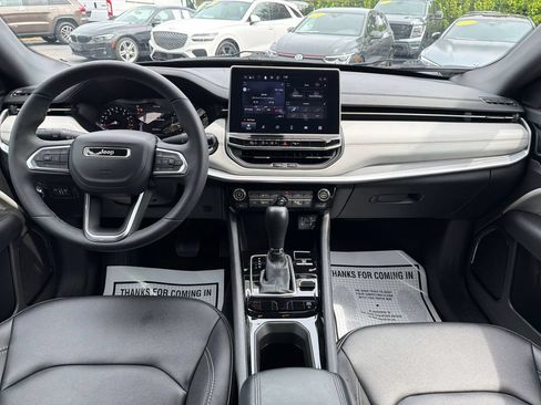 Used 2025 Jeep Compass Limited AWD/4WD image 15