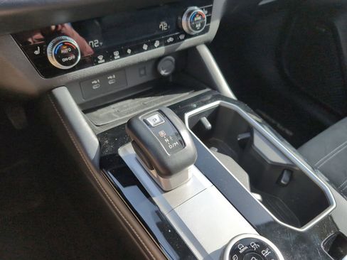 Used 2025 Mitsubishi Outlander Trail Edition image 23