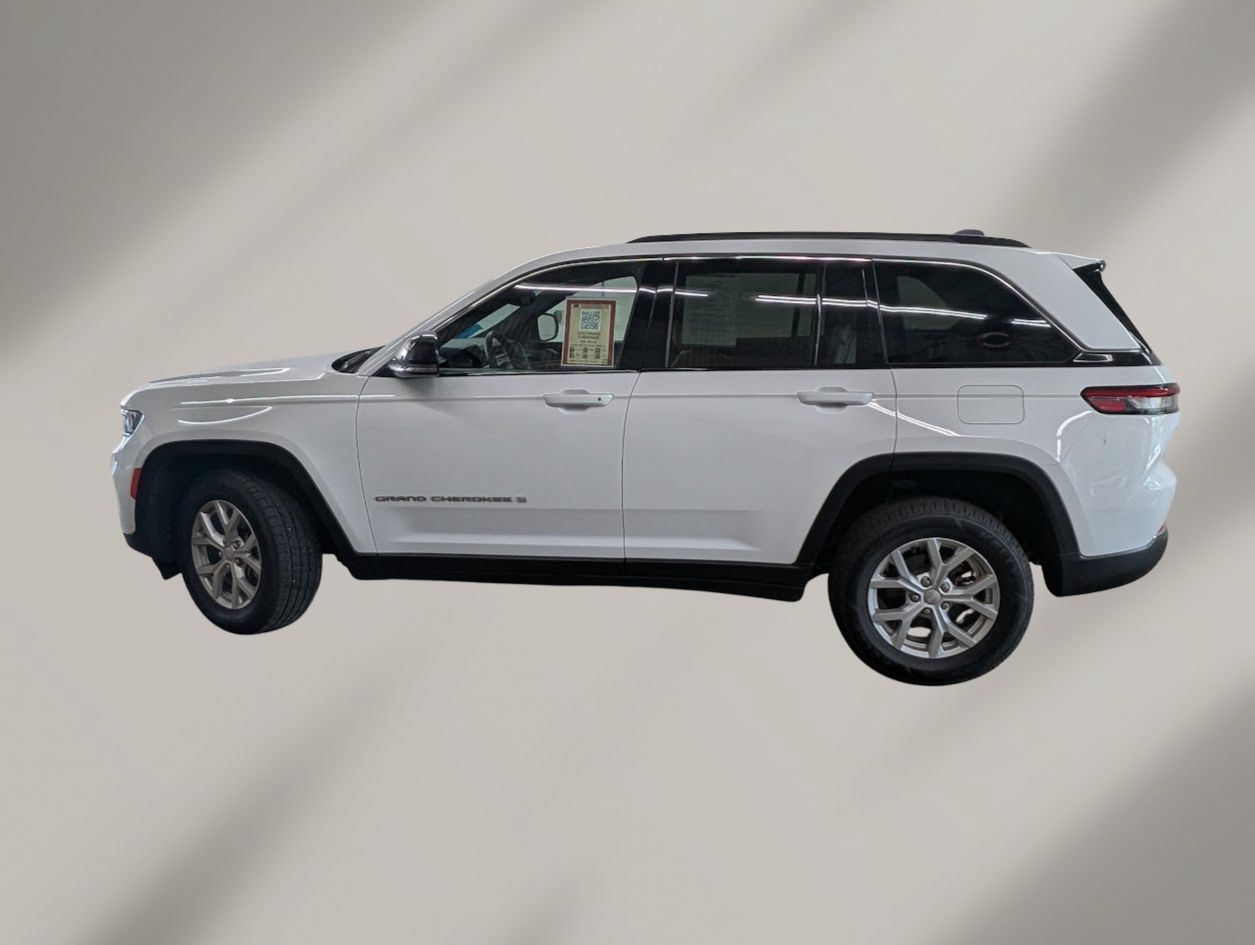 Used 2023 Jeep Grand Cherokee Limited AWD/4WD image 2