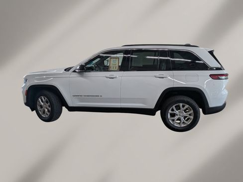 Used 2023 Jeep Grand Cherokee Limited image 2