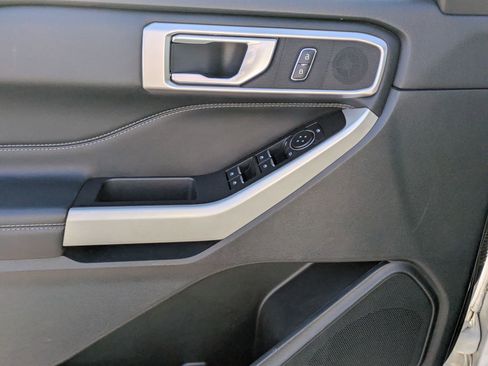 Used 2024 Ford Explorer XLT w/ Equipment Group 202A image 15