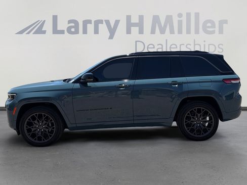 Used 2026 Jeep Grand Cherokee Summit w/ Obsidian Package AWD/4WD image 2
