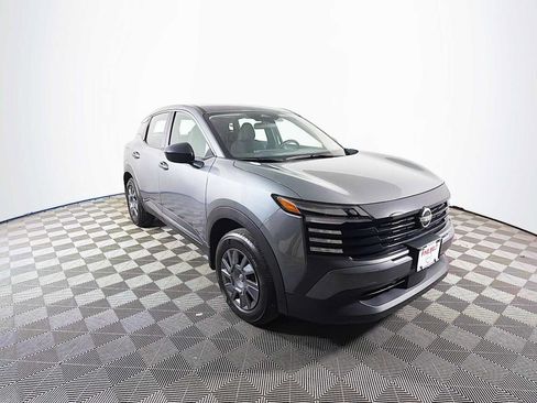 Used 2025 Nissan Kicks S AWD/4WD image 3
