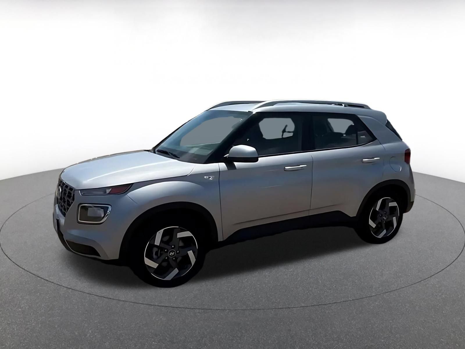 Used 2025 Hyundai Venue SEL FWD image 7