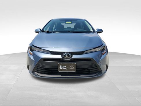 Used 2026 Toyota Corolla LE FWD image 2