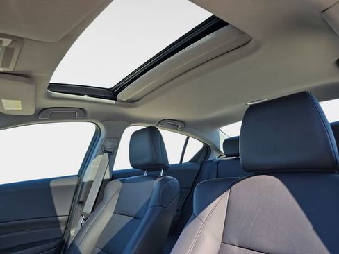 Used 2017 Acura ILX w/ Premium Package image 32