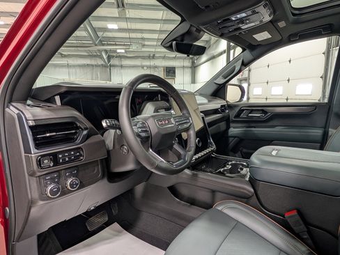 Used 2025 GMC Yukon XL AT4 w/ AT4 Premium Package image 16