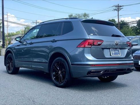 Used 2022 Volkswagen Tiguan SE R-Line AWD/4WD image 3
