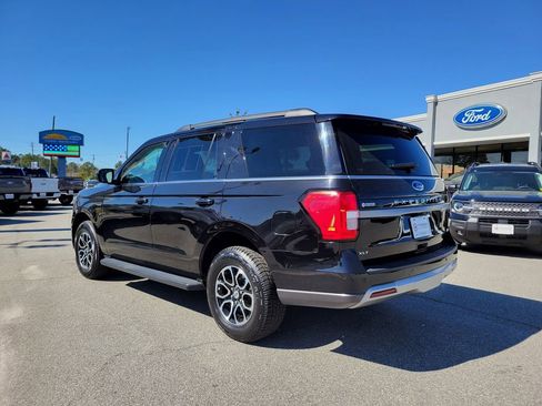 Used 2024 Ford Expedition XLT image 3