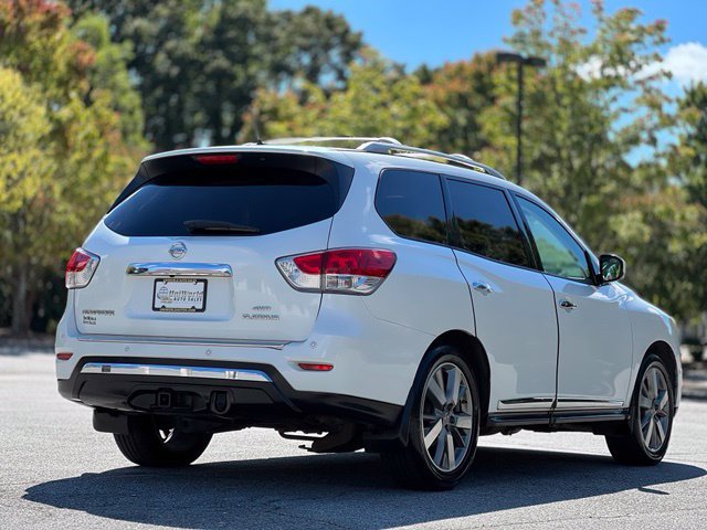 Used 2015 Nissan Pathfinder Platinum w/ Family Entertainment Package FWD image 5