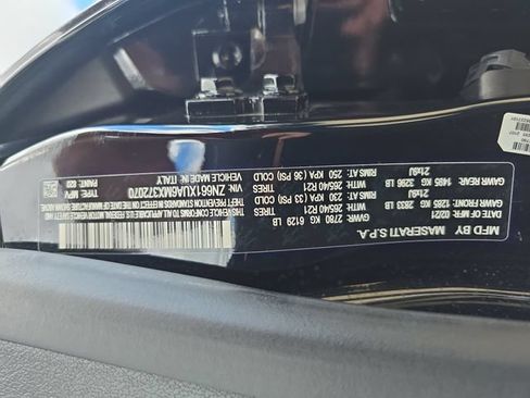 Used 2021 Maserati Levante AWD/4WD image 38