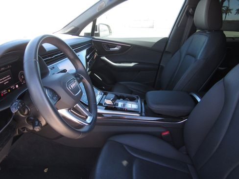 Used 2023 Audi Q7 3.0T Prestige image 16