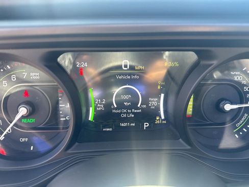 Certified 2025 Jeep Wrangler Unlimited Sahara w/ Safety Group AWD/4WD image 19