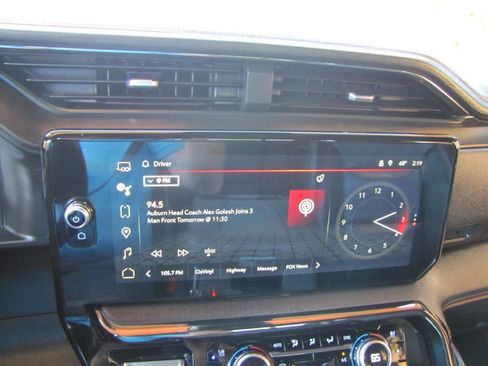 Used 2023 GMC Sierra 1500 AT4 w/ Technology Package image 43