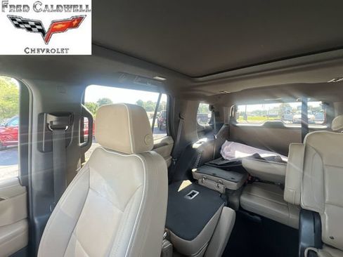 Used 2023 Chevrolet Tahoe Premier AWD/4WD image 12
