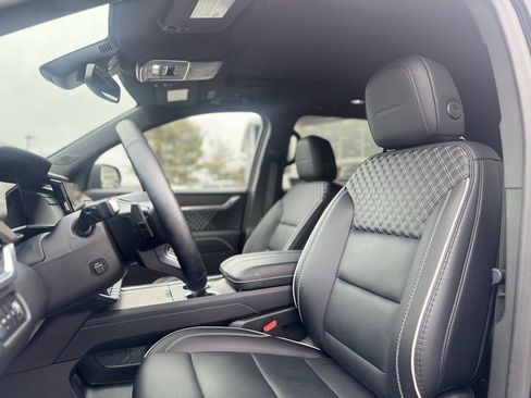 Used 2025 GMC Acadia Denali w/ LPO, Floor Liner Package image 17