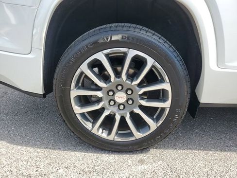 Used 2020 GMC Acadia Denali w/ LPO, Floor Liner Package FWD image 5