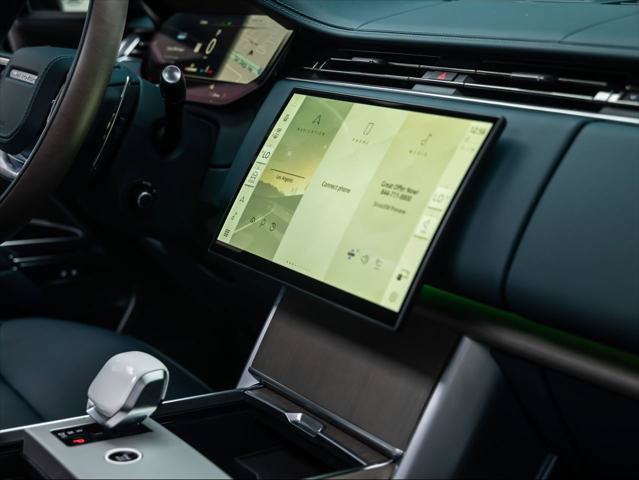 New 2026 Land Rover Range Rover SV AWD/4WD image 32