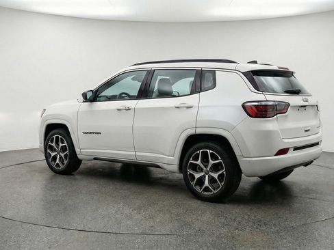 Used 2025 Jeep Compass Limited image 6