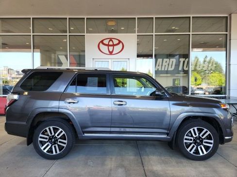 Certified 2016 Toyota 4Runner Limited AWD/4WD image 3