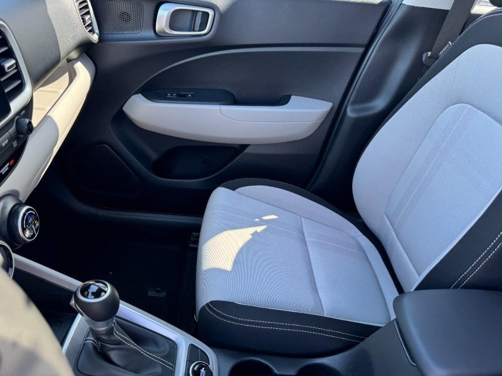 Certified 2025 Hyundai Venue SEL FWD image 14