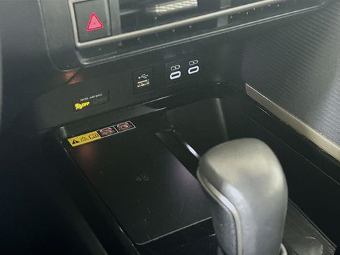 Used 2025 Toyota Camry SE image 26